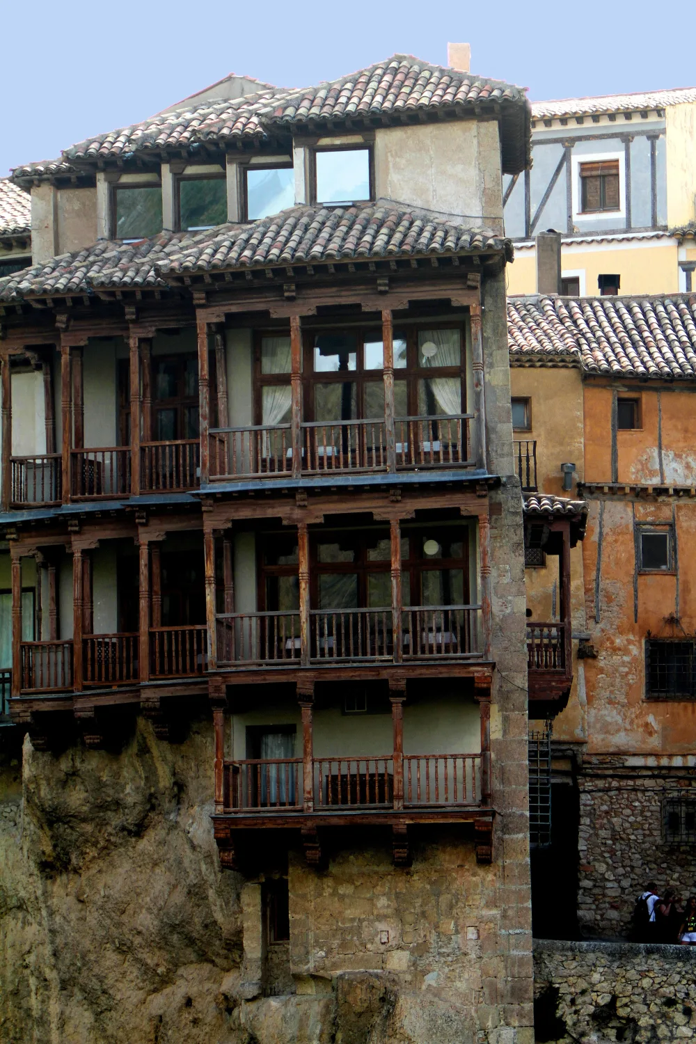 Les maisons suspendues de Cuenca accrochées à la falaise